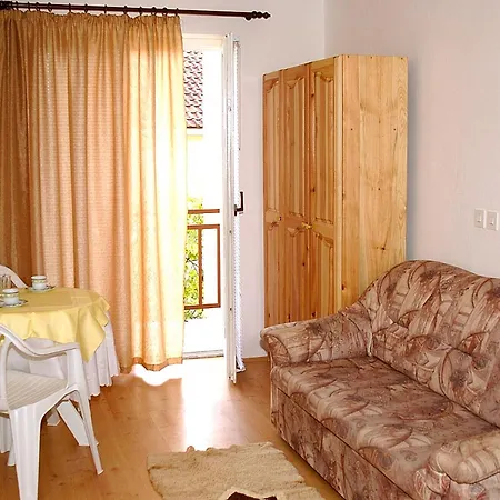 شقة Adria