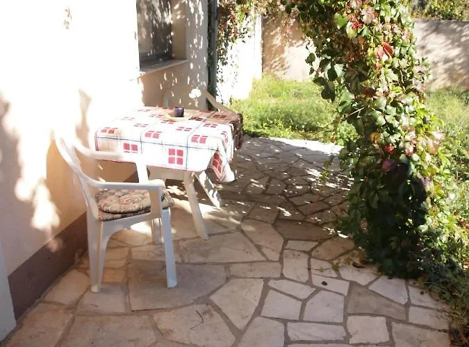 Adria شقة